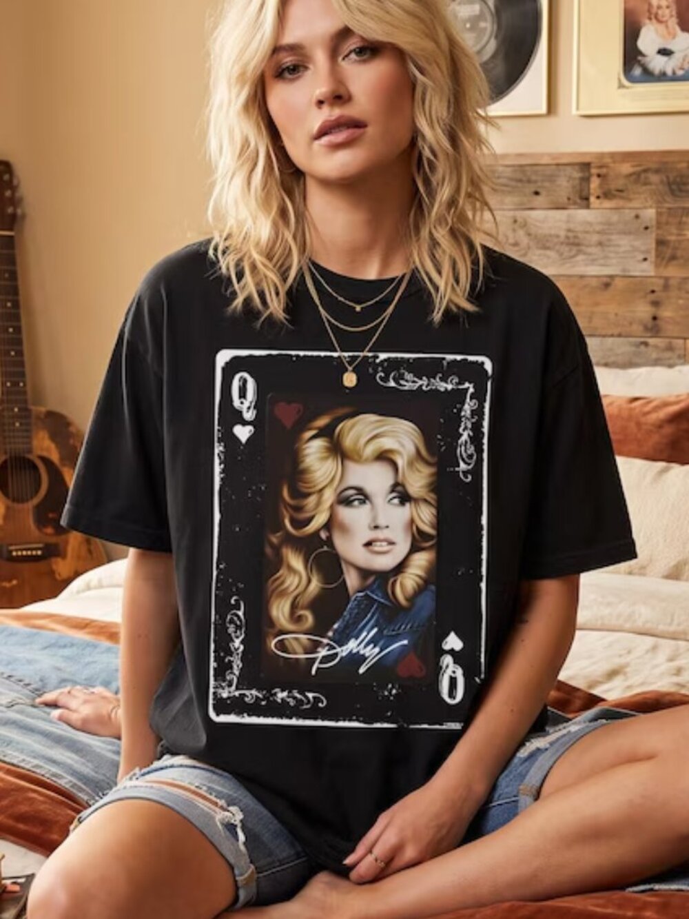Dolly Parton Signature Country Queen  Graphic T Shirt